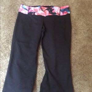 LIKE NEW lululemon crop pant!